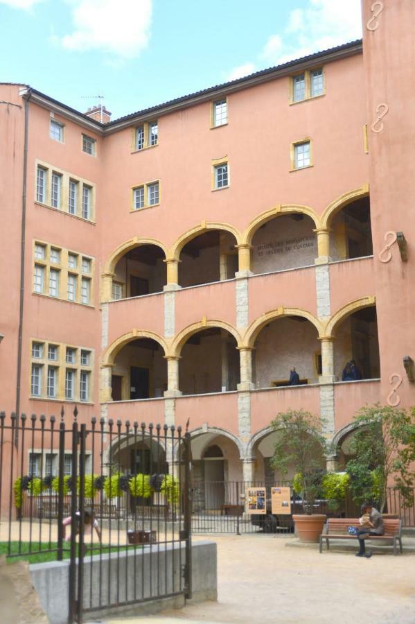 Cosy Apartment Ideally Located In The Old Town Ліон Екстер'єр фото